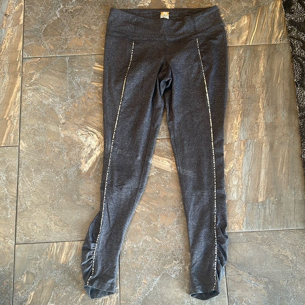 Women’s Lucy power max gray ruched leggings size Medium